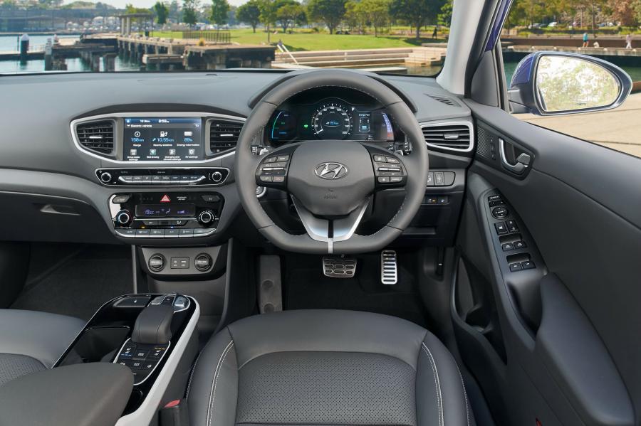 Торпедо Hyundai IONIQ electric (AE) 2018 года  (AU) (фото 15 из 40)